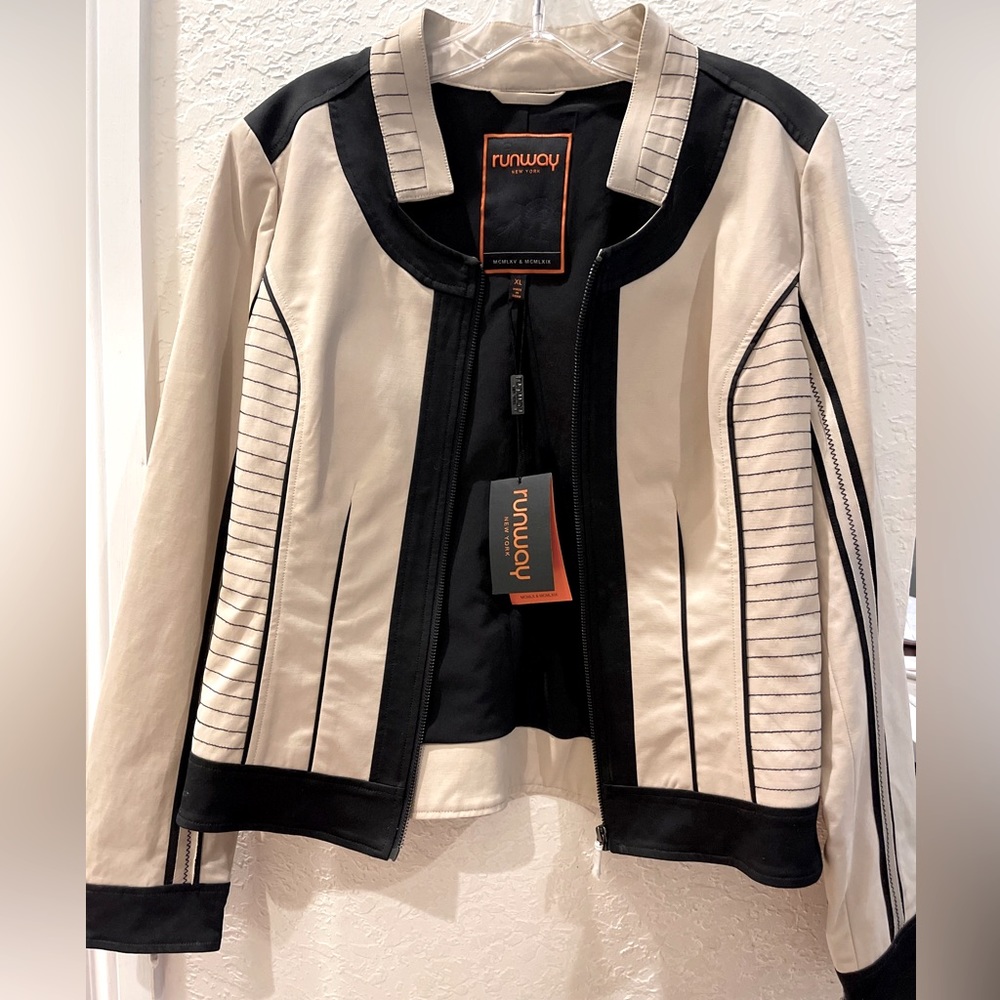 Runway NY Women's Cotton Blend Black /Beige Color-block Moto Jacket (RUNS SMALL)
